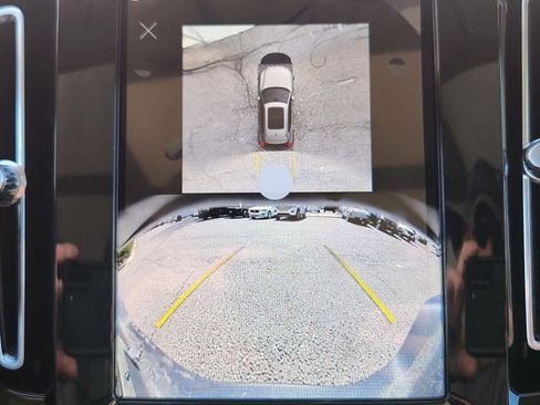 New 2026 Volvo XC40 B5 Plus w/ Protection Package Premier image 21