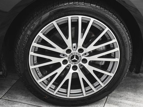 Used 2025 Mercedes-Benz CLA 250 4MATIC image 7