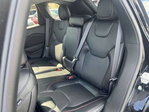 Used 2023 Jeep Cherokee Trailhawk w/ Sun & Sound Group AWD/4WD image 29