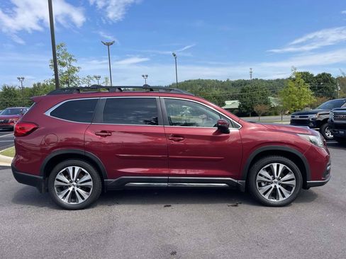 Used 2022 Subaru Ascent Limited w/ Technology Package AWD/4WD image 2