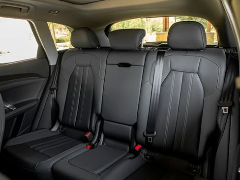 Certified 2025 Audi Q5 Premium w/ Premium Plus AWD/4WD image 21