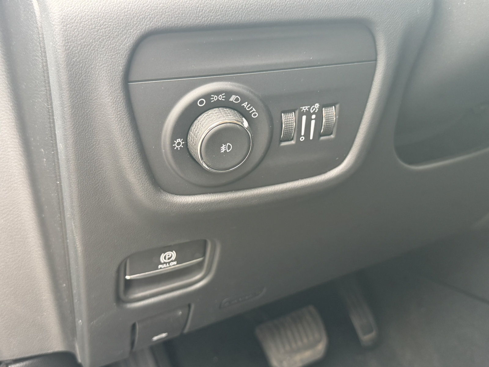 Used 2024 Jeep Grand Cherokee L Summit AWD/4WD image 38