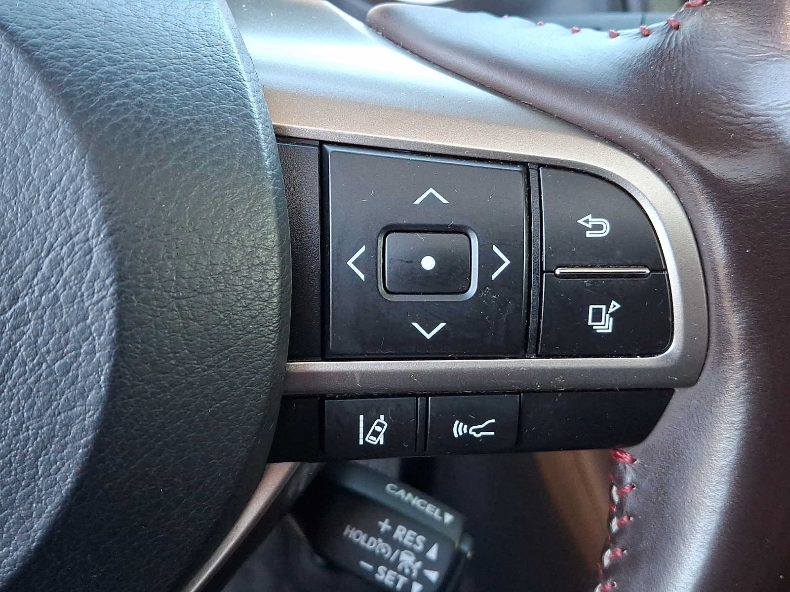 Used 2018 Lexus RX 350L AWD image 24