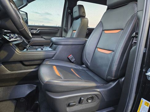 Used 2025 GMC Sierra 2500 AT4 image 18