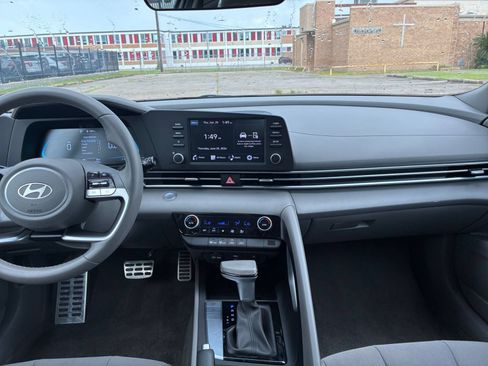 Used 2026 Hyundai Elantra Sport FWD image 14