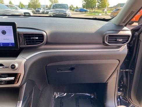 Used 2022 Ford Explorer XLT w/ Equipment Group 202A image 34