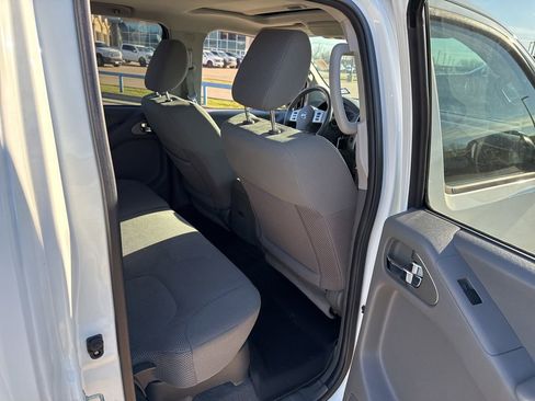 Used 2016 Nissan Frontier SV w/ SV Value Truck Package image 12