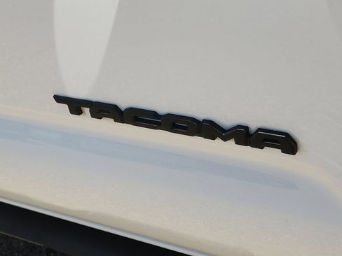 Used 2023 Toyota Tacoma TRD Sport AWD/4WD image 9