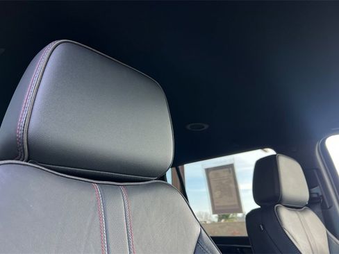 Used 2025 Chevrolet Suburban RST image 26