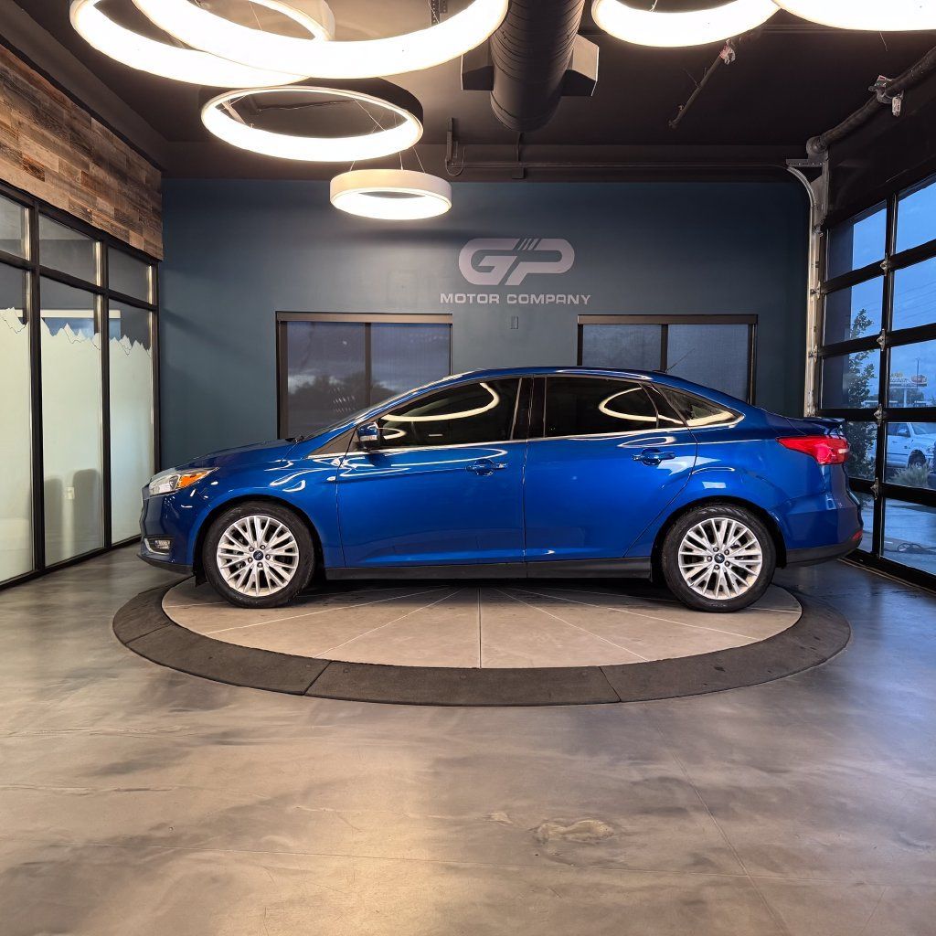 Used 2018 Ford Focus Titanium w/ Titanium Technology Package FWD image 6
