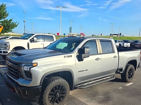Used 2025 Chevrolet Silverado 2500 LT w/ Trail Boss Package AWD/4WD image 2