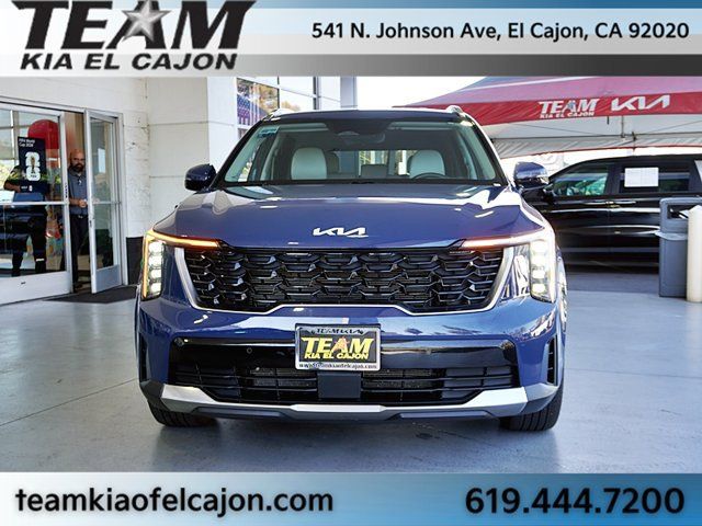 Certified 2025 Kia Sorento S FWD image 4