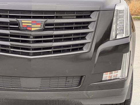 Used 2019 Cadillac Escalade Platinum image 8