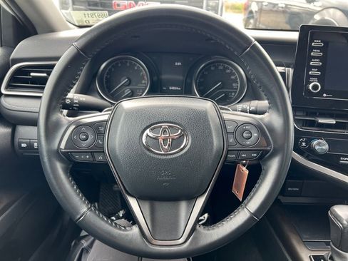 Used 2022 Toyota Camry SE image 15