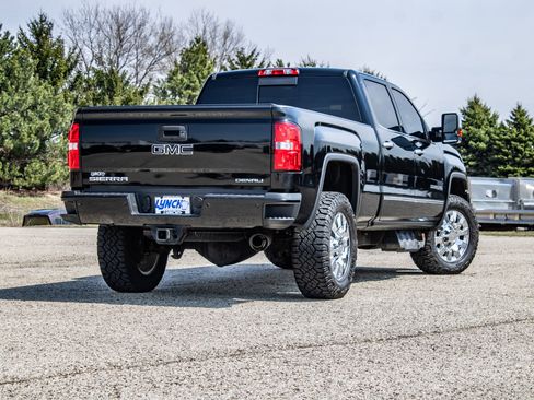 Used 2019 GMC Sierra 2500 Denali w/ Duramax Plus Package image 8