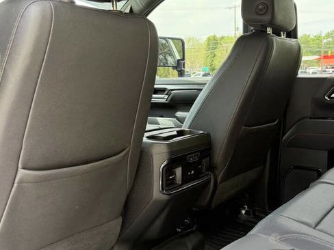 Used 2024 GMC Sierra 2500 AT4 w/ AT4 Preferred Package image 19