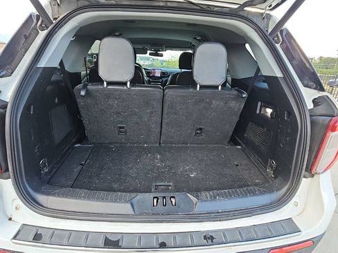 Used 2022 Ford Explorer Limited w/ Equipment Group 301A RWD image 21