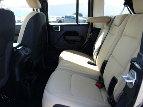Used 2022 Jeep Wrangler Unlimited Sport AWD/4WD image 43