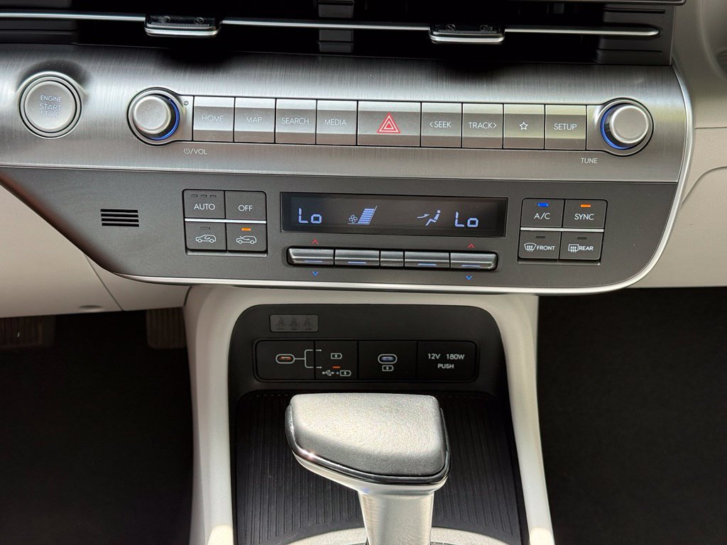 Used 2025 Hyundai Kona SEL FWD image 19