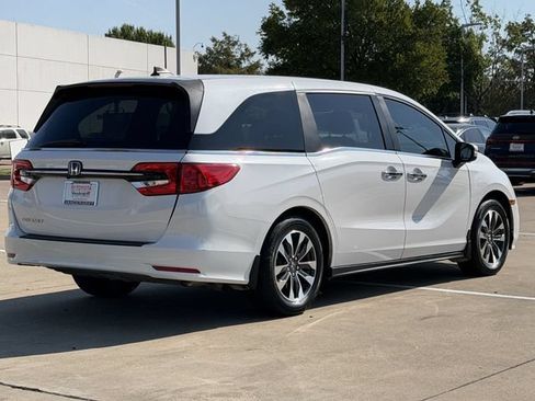 Used 2024 Honda Odyssey EX-L image 4