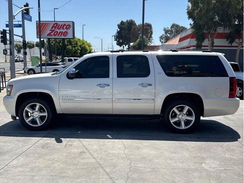 Used 2013 Chevrolet Suburban LTZ RWD image 4