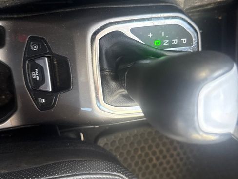 Used 2022 Jeep Renegade Limited w/ Sun, Sound & Wheels Group image 23