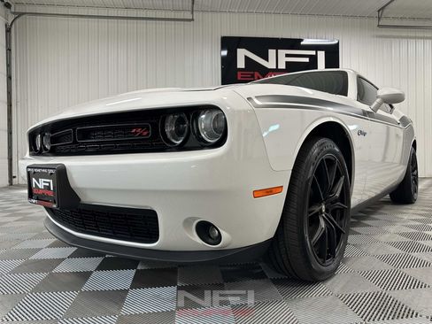 Used 2016 Dodge Challenger R/T RWD image 13