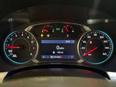 Used 2020 Chevrolet Traverse LT FWD image 19
