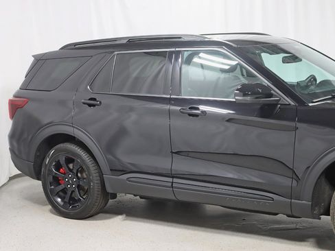 Used 2024 Ford Explorer ST w/ Equipment Group 401A AWD/4WD image 3