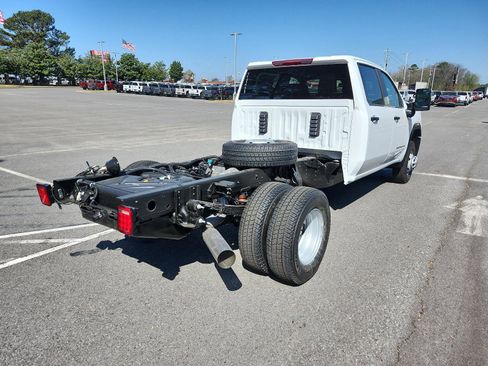 New 2026 GMC Sierra 3500 Pro AWD/4WD image 3