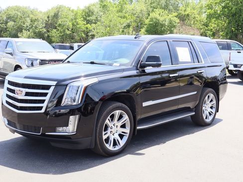 Used 2020 Cadillac Escalade Premium Luxury RWD image 5