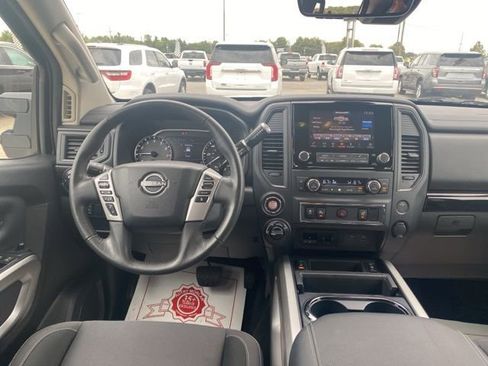 Used 2024 Nissan Titan SV w/ SV Convenience Package AWD/4WD image 14