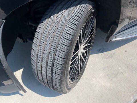 Used 2018 Cadillac Escalade Luxury RWD image 14