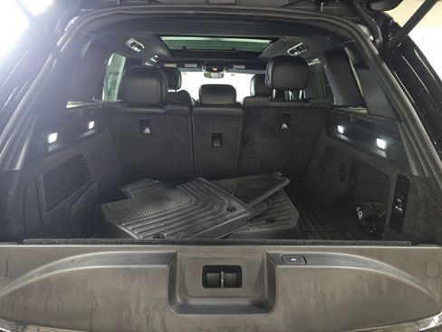 Used 2024 Land Rover Range Rover SE image 13