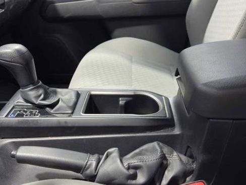 Used 2022 Toyota Tacoma SR w/ SR Convenience Package AWD/4WD image 25