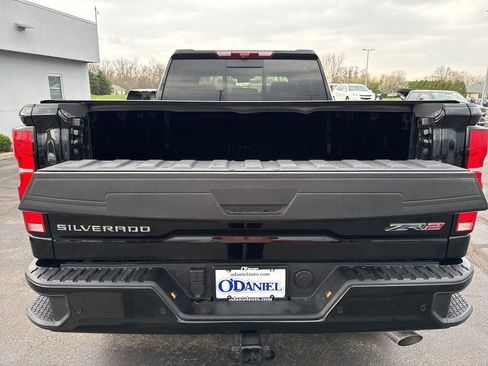 Used 2025 Chevrolet Silverado 2500 ZR2 w/ Technology Package AWD/4WD image 10