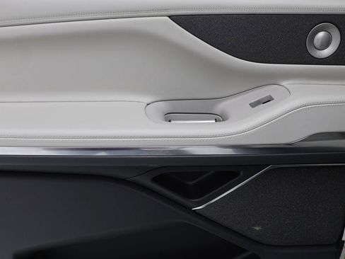 Used 2025 Lincoln Navigator L Reserve image 4