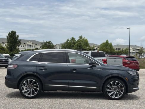 Used 2023 Lincoln Nautilus Reserve w/ Equipment Group 201A FWD image 3