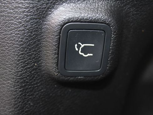 Used 2022 Jeep Cherokee Latitude Lux w/ Sun & Sound Group image 17