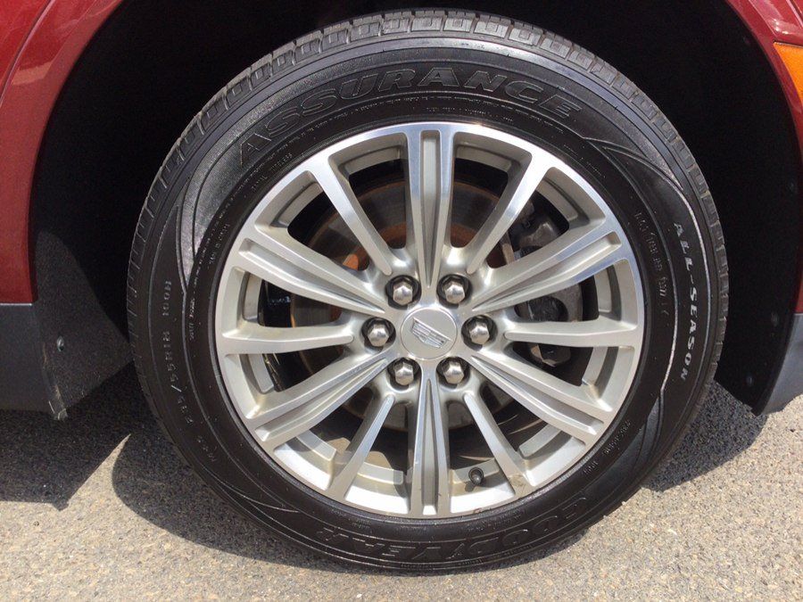 Used 2018 Cadillac XT5 Luxury w/ Driver Awareness Package AWD/4WD image 47