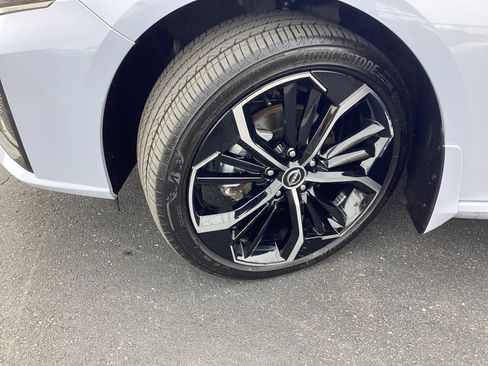 Used 2025 Nissan Altima 2.5 SR image 21