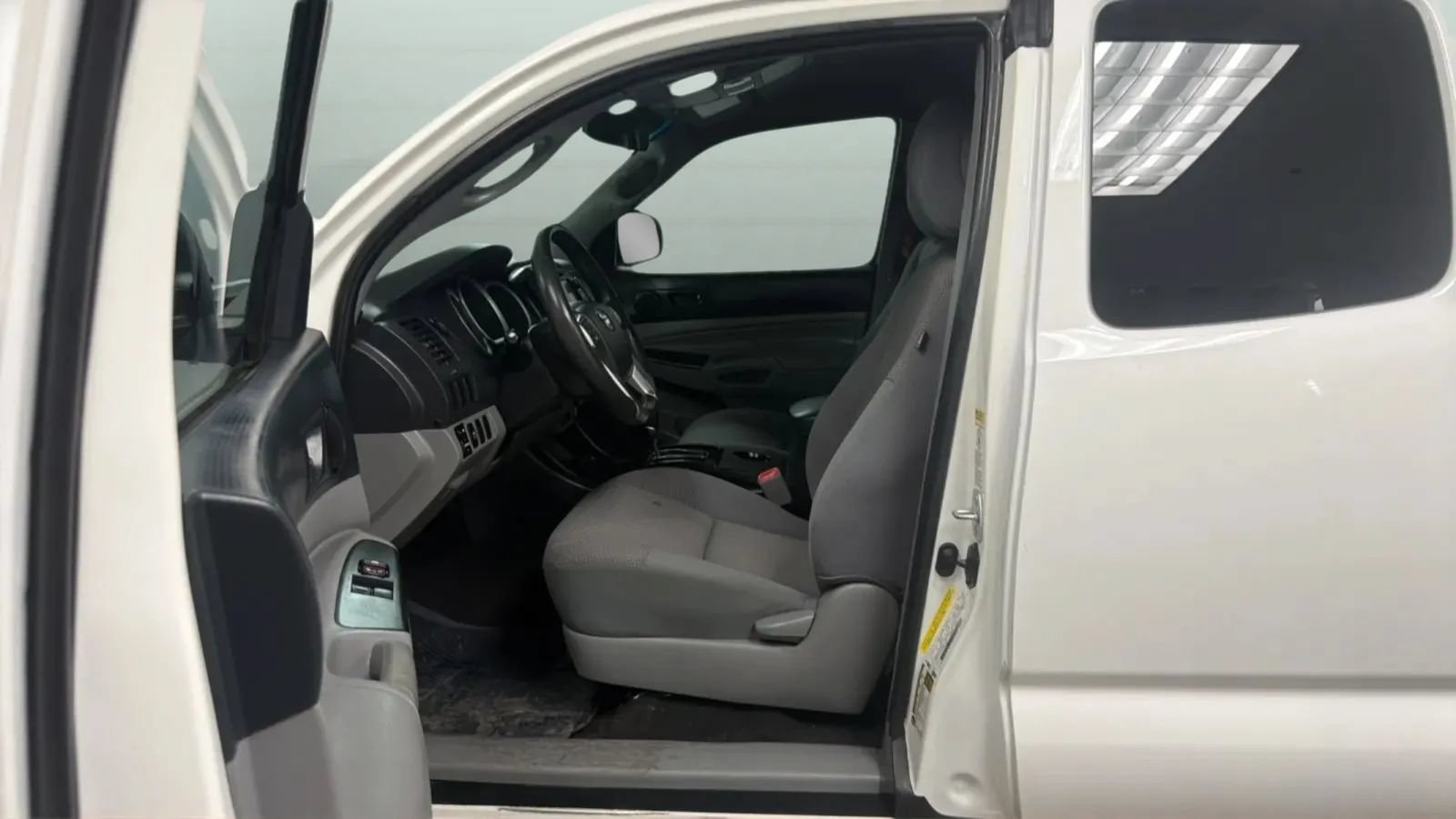 Used 2013 Toyota Tacoma PreRunner w/ Convenience Pkg RWD image 19