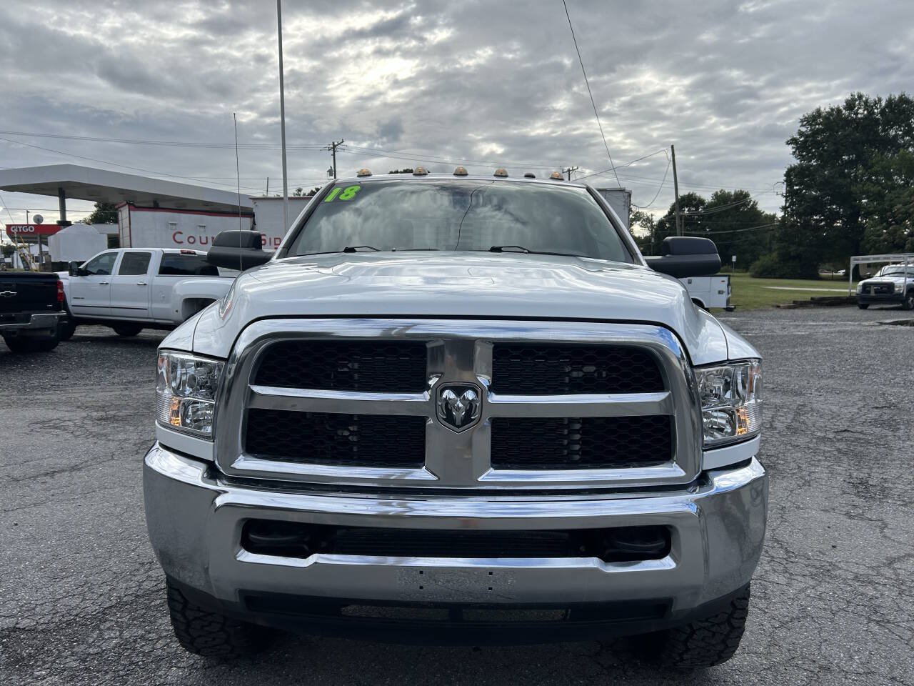 Used 2018 RAM 3500 Tradesman w/ Chrome Appearance Group AWD/4WD image 3