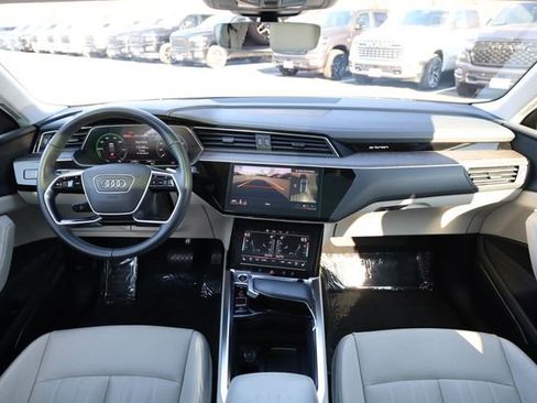 Used 2024 Audi Q8 e-tron Premium Plus w/ Premium Plus Package image 13