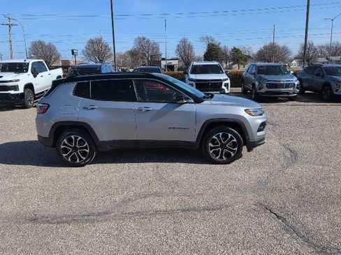Used 2022 Jeep Compass Limited image 16
