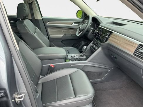 Used 2023 Volkswagen Atlas SEL AWD/4WD image 16
