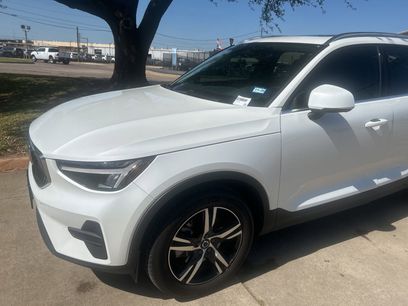 Certified 2025 Volvo XC40 B5 Core