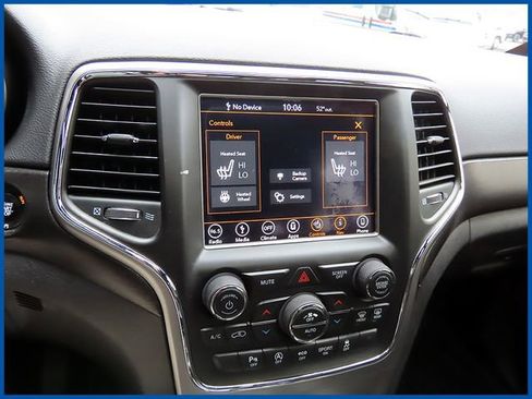 Used 2018 Jeep Grand Cherokee Altitude AWD/4WD image 18