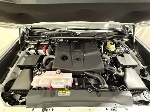 New 2026 Toyota Tundra SR5 AWD/4WD image 10