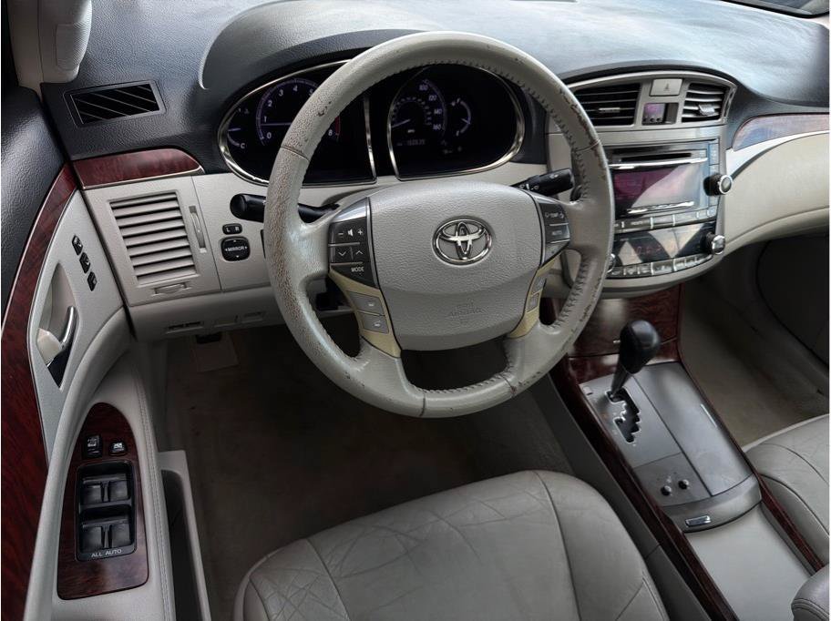 Used 2011 Toyota Avalon FWD image 2
